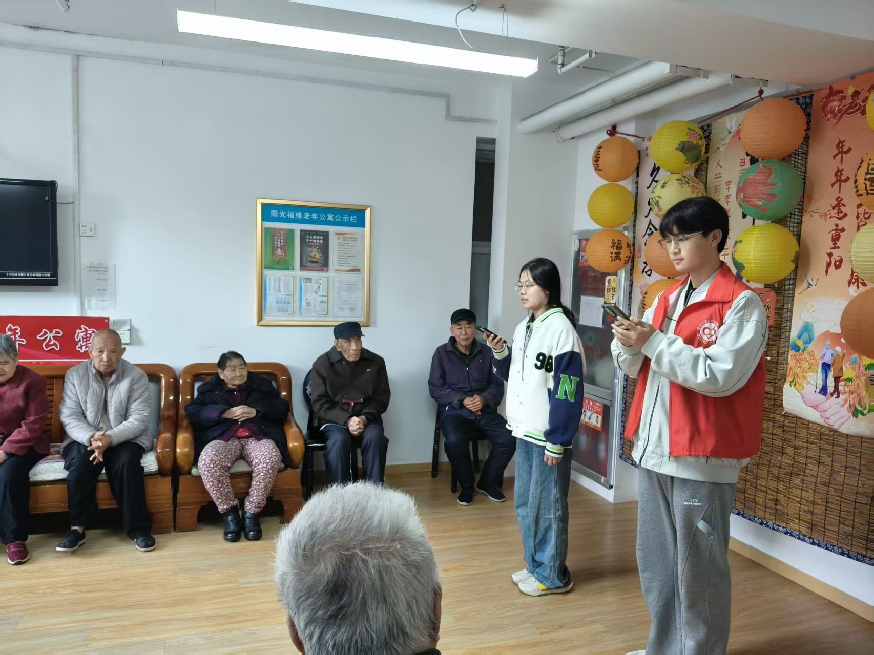 糖心视频阳光先锋青年志愿者协会开展阳光助老活动